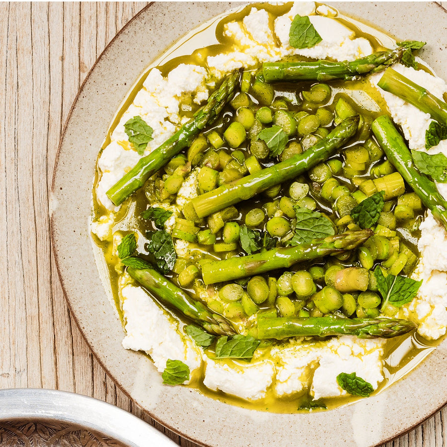 Sertaç Dirik’s Fresh Yoghurt Curds With Asparagus & Mint