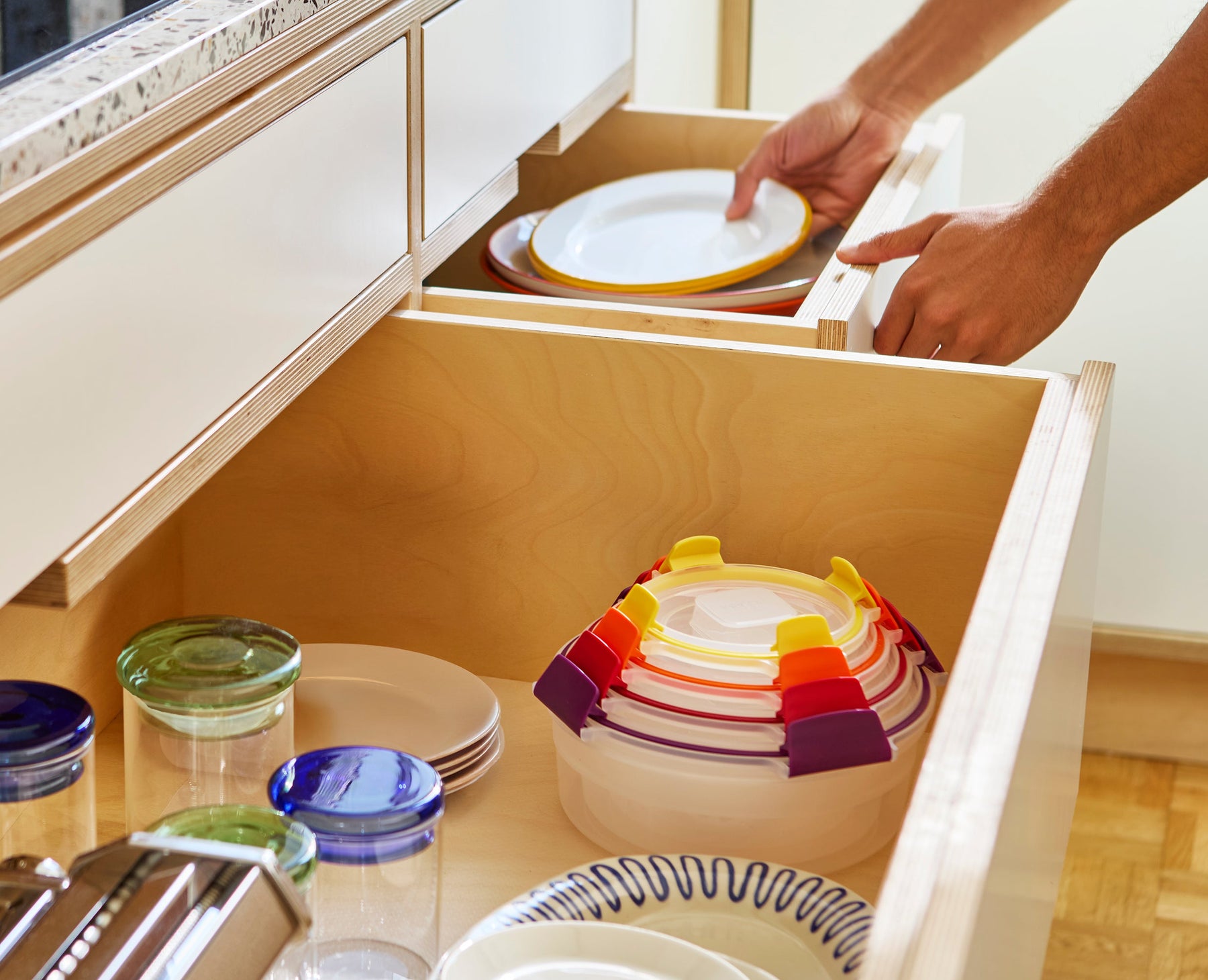 Nest Lock 4-Piece Multicolour Round Food Container Set