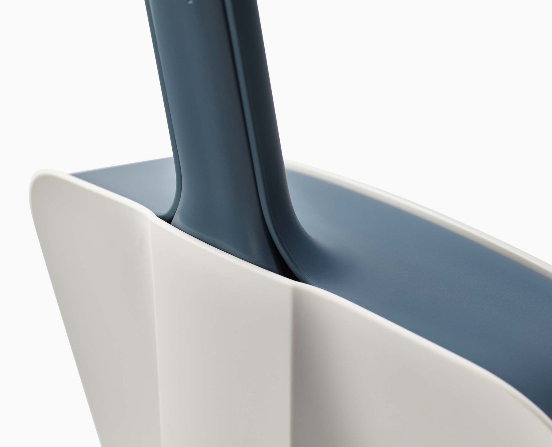 CleanStore Wall-mounted Dustpan and Brush - 60221 - Image 9