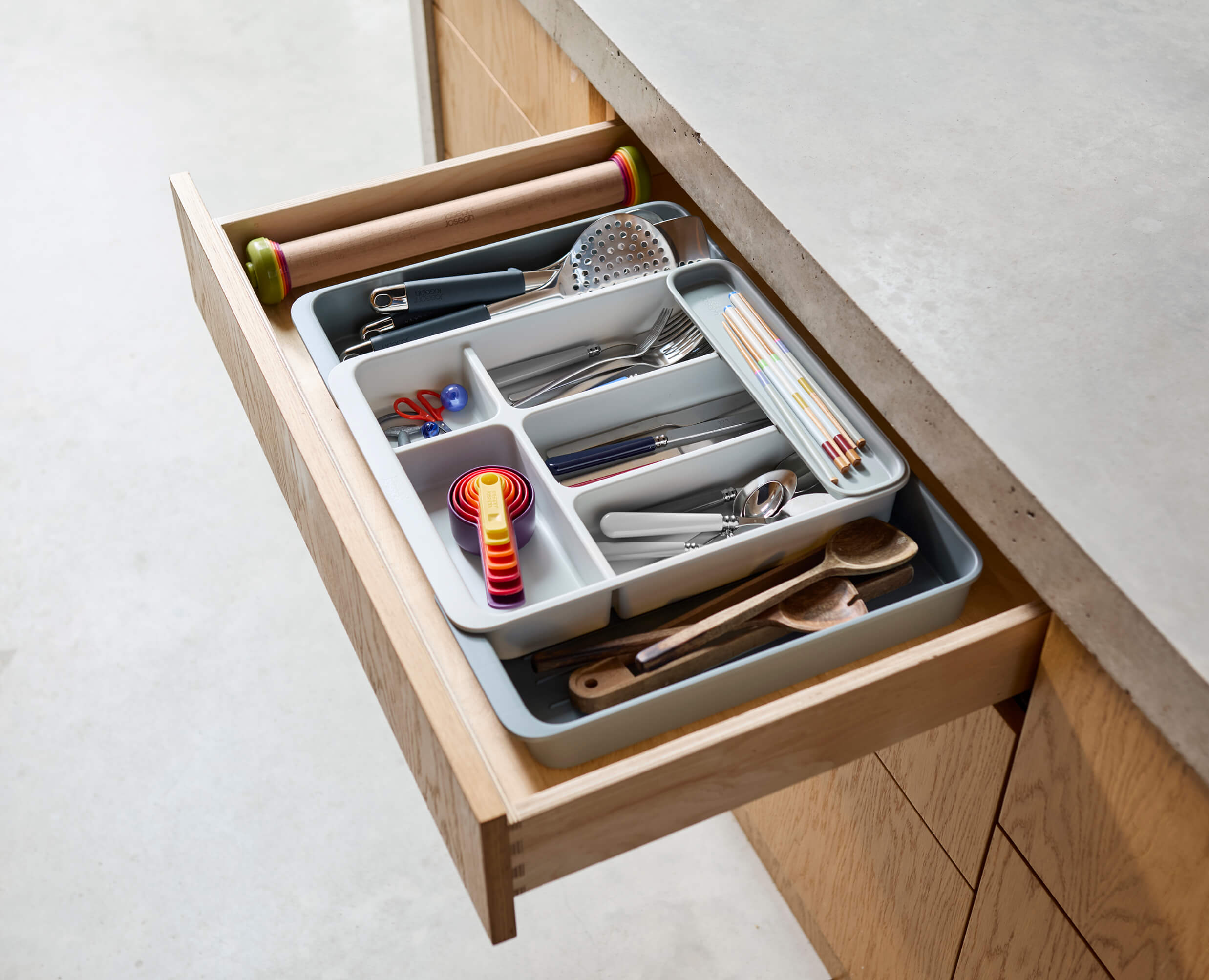 DrawerStore™ Expanding Cutlery, Utensil & Gadget Organiser