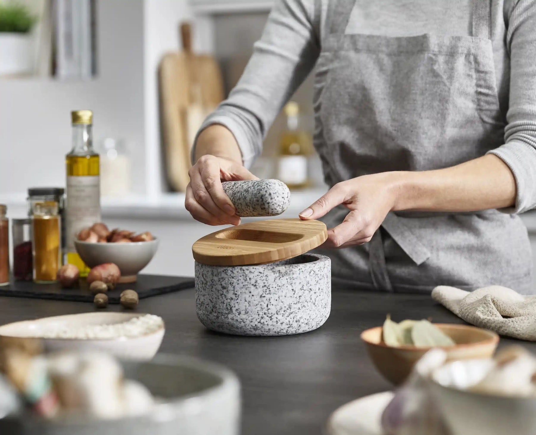 Dash™ Pestle & Mortar with Bamboo Lid - 20176 - Image 4