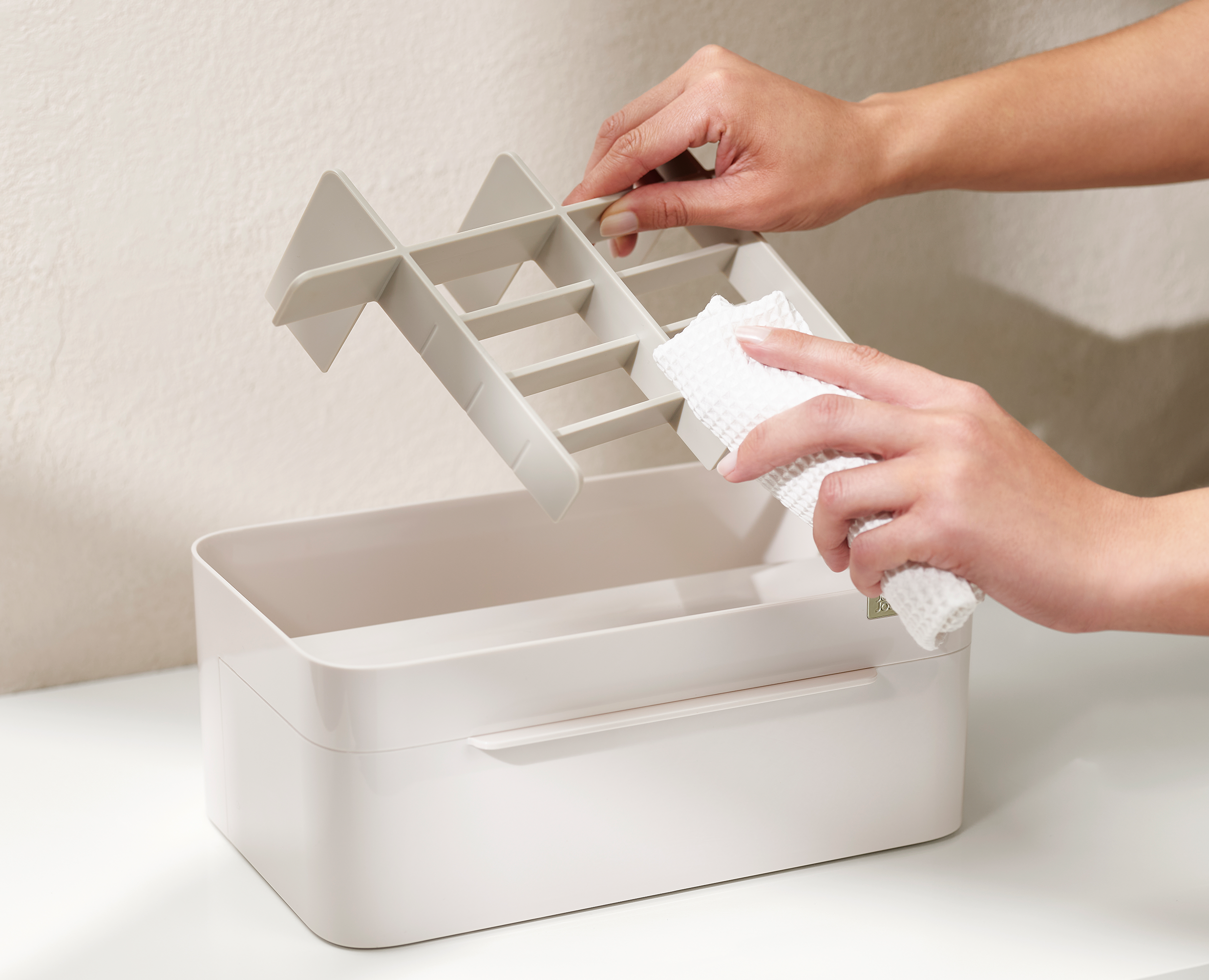 Viva Large Cosmetic Organiser with Removable Mirror - 75005 - Image 9