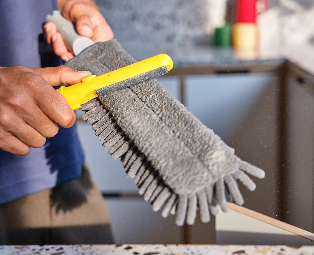 3-in-1 Duster with Cleanstore Sheath CleanTech™ | Joseph Joseph EU