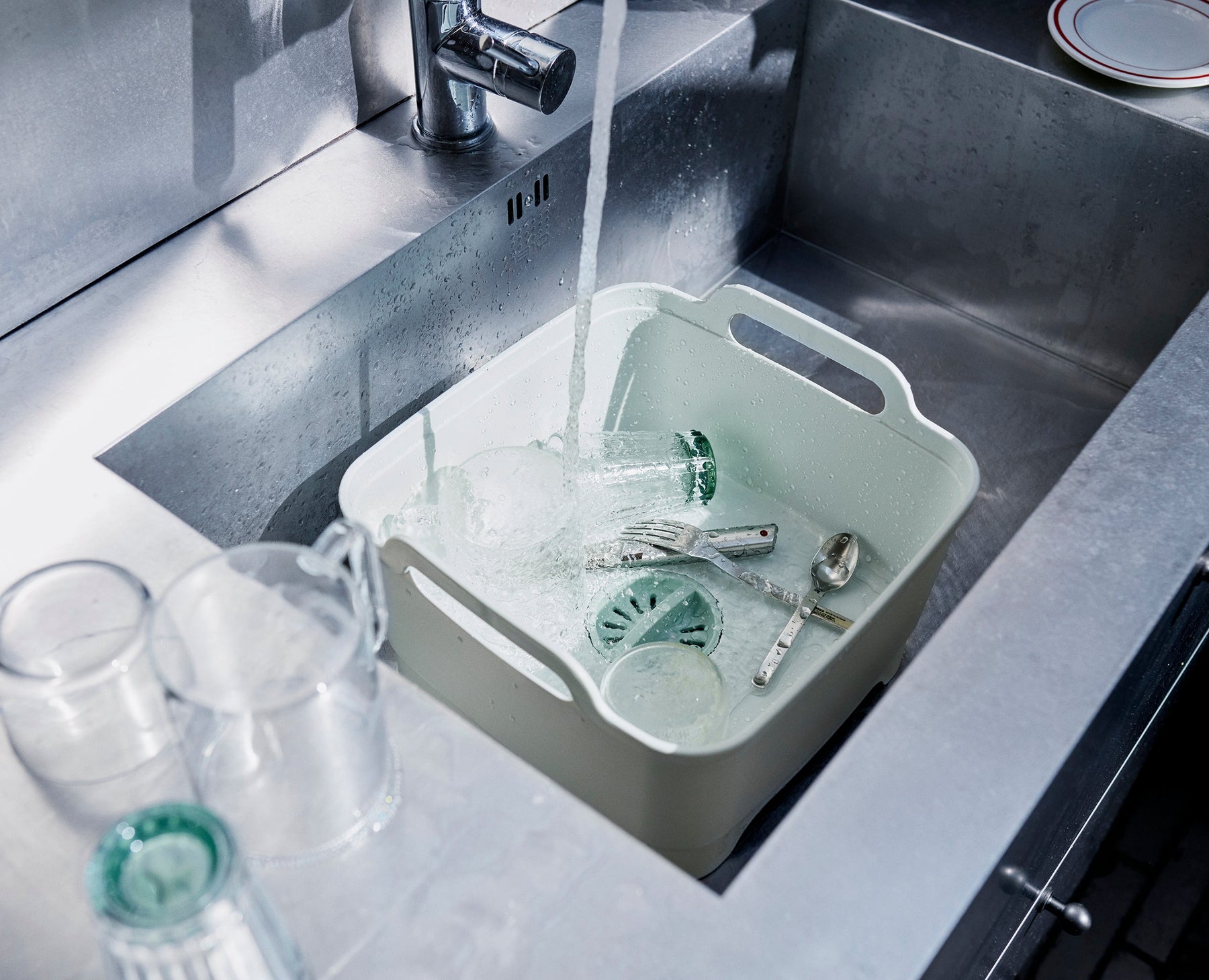 Wash&amp;Drain™ Grey Washing Up Bowl