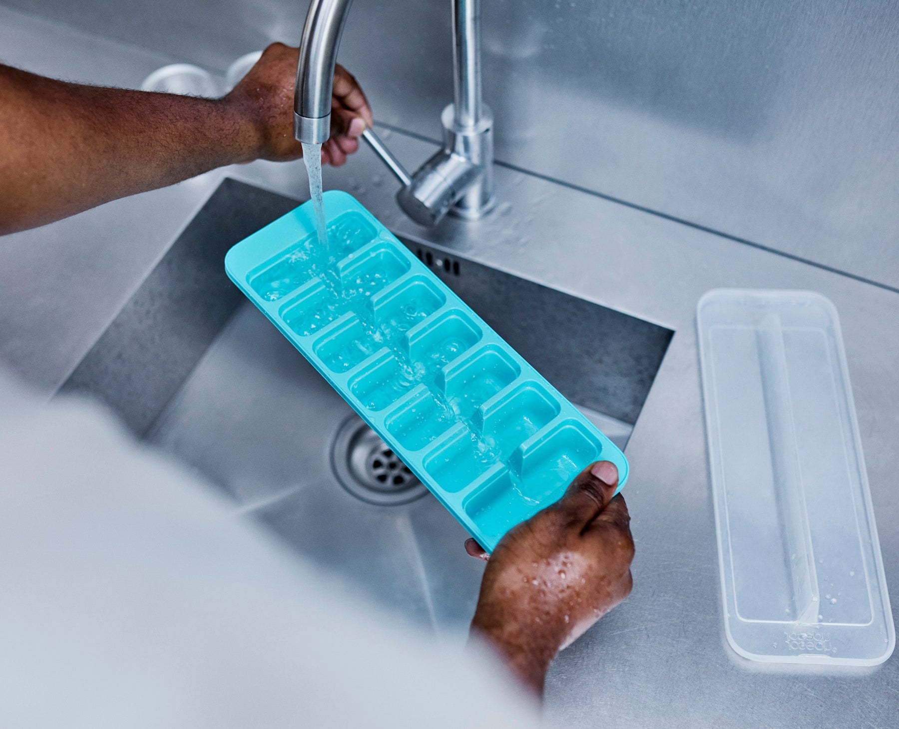 Flow™ Pack of 2 Easy-fill Blue Ice-cube Trays