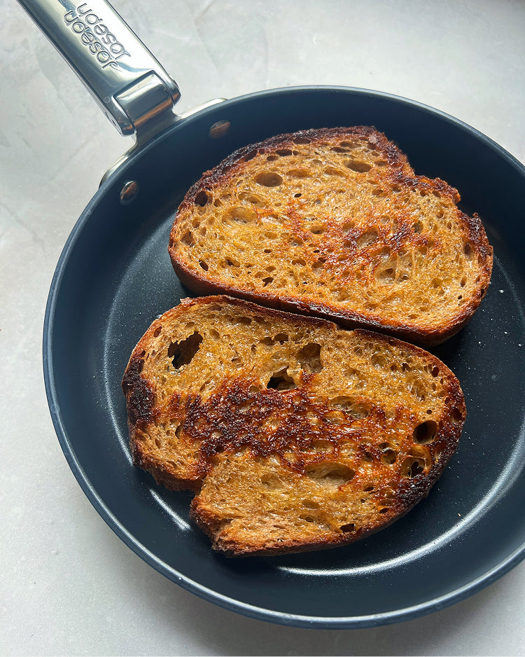 Caramelised Fig & Goat's Cheese Toast | Joseph Joseph EU