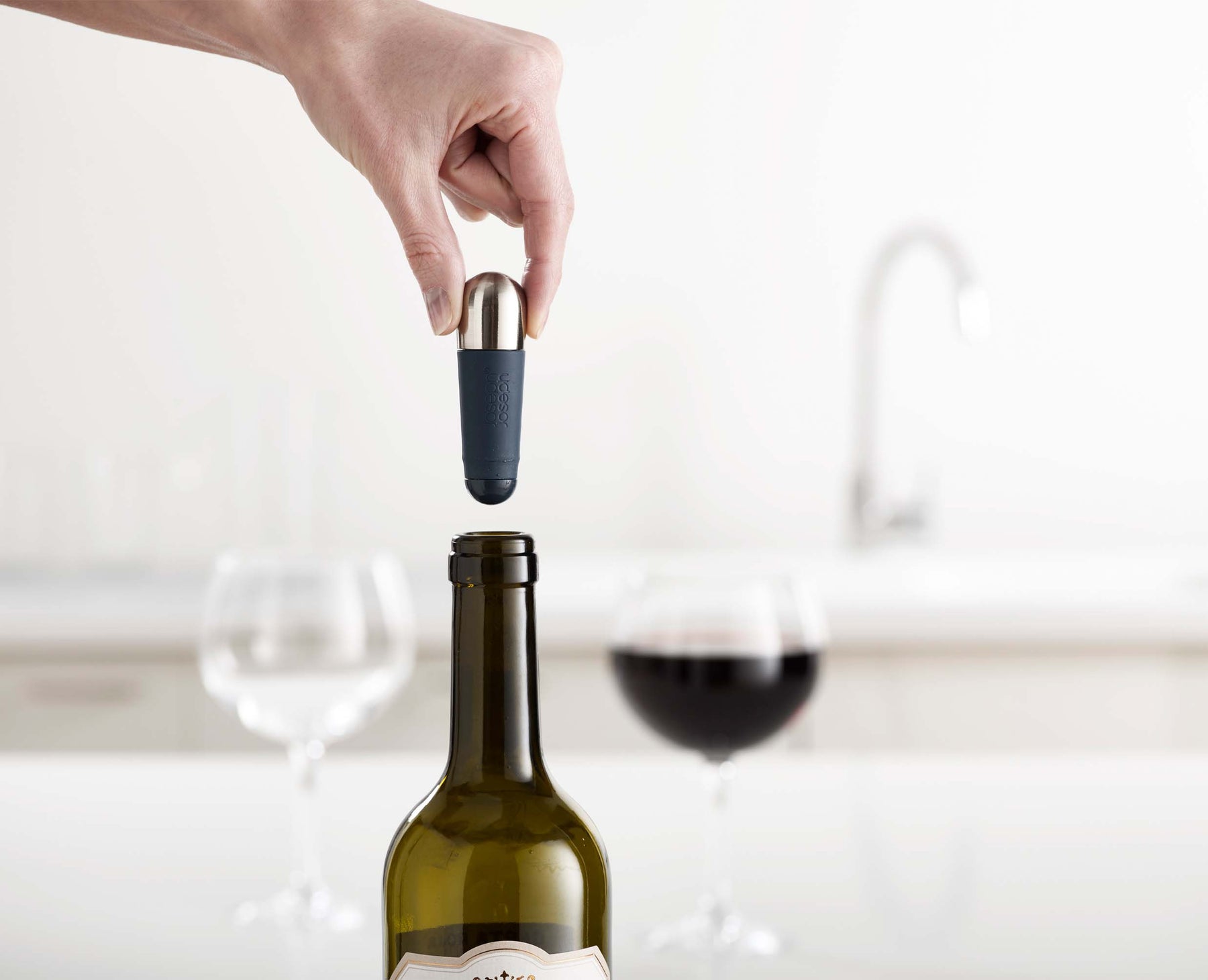 BarWise™ Twist-lock Wine Stoppers - 20110 - Image 5