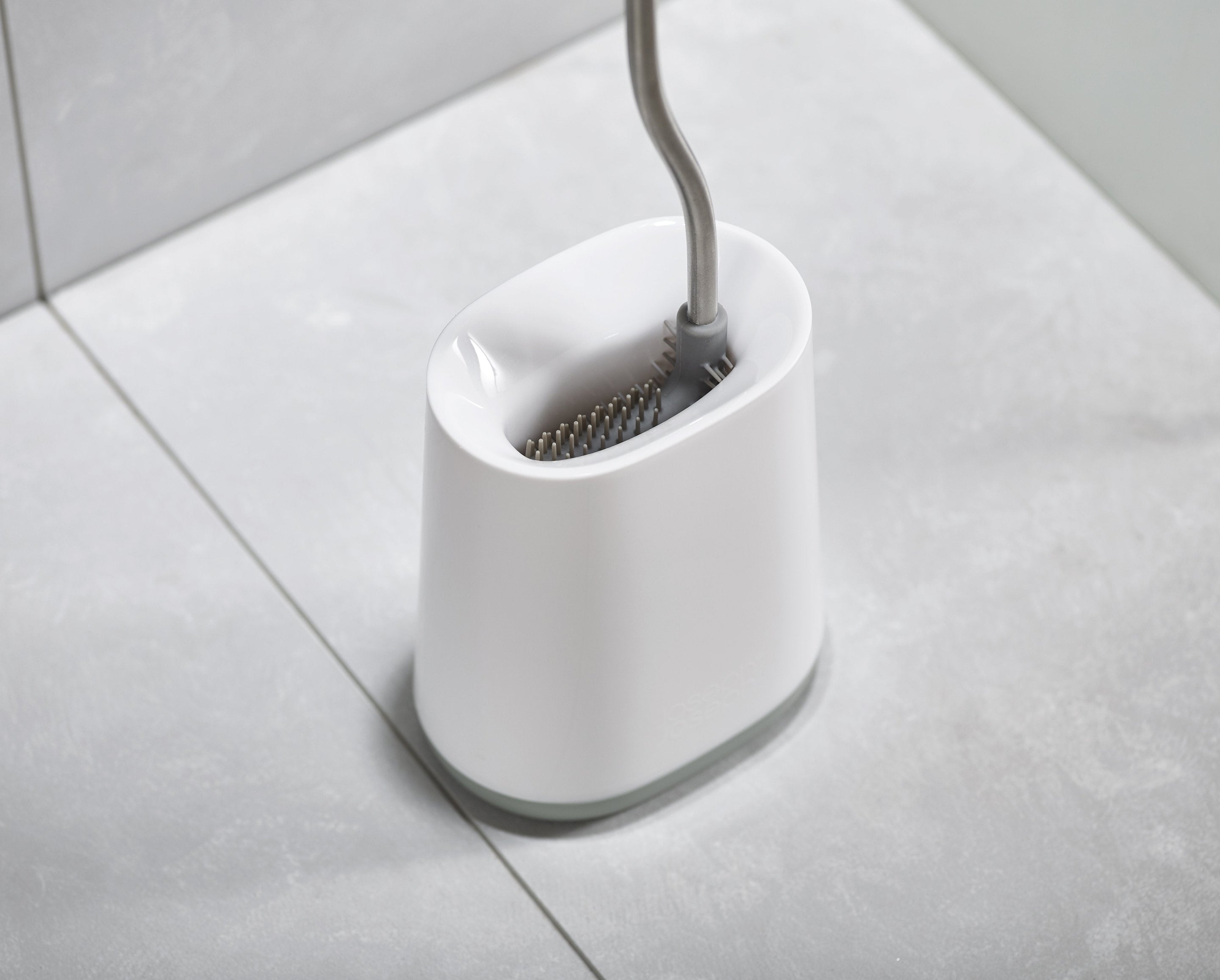 Flex™ Lite Toilet Brush Pack of 2 - Image 4